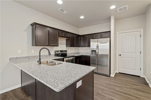 393A Via Siena Avenue, Springdale, AR 72762