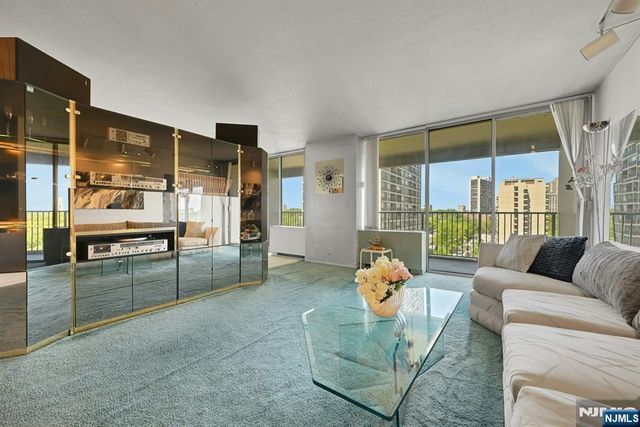 5 Horizon Road 807, Fort Lee, NJ 07024