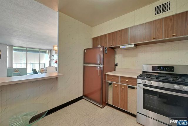 5 Horizon Road 807, Fort Lee, NJ 07024