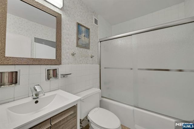 5 Horizon Road 807, Fort Lee, NJ 07024