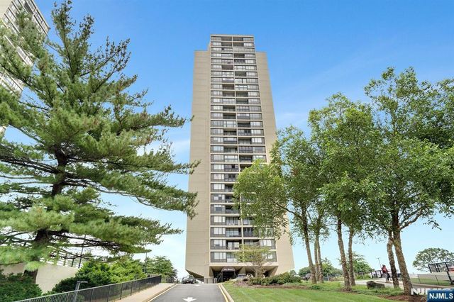 5 Horizon Road 807, Fort Lee, NJ 07024