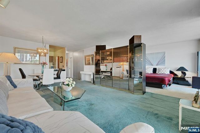 5 Horizon Road 807, Fort Lee, NJ 07024