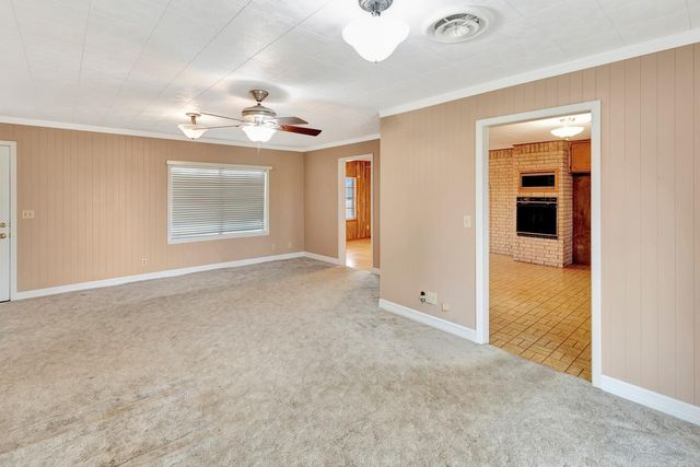 1840 Loop 522, Ganado, TX 77962