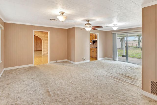 1840 Loop 522, Ganado, TX 77962