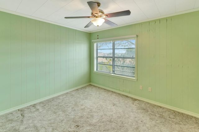 1840 Loop 522, Ganado, TX 77962