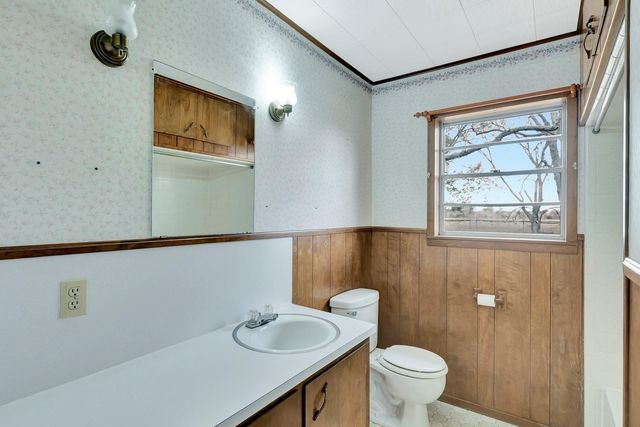 1840 Loop 522, Ganado, TX 77962