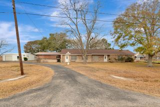 1840 Loop 522, Ganado, TX 77962