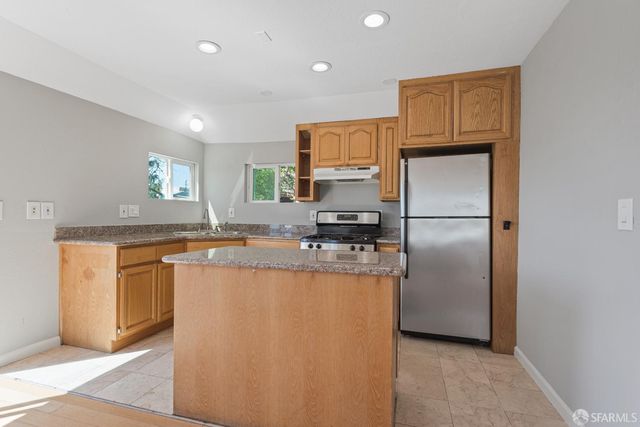 759 Lakeview Avenue, San Francisco, CA 94112