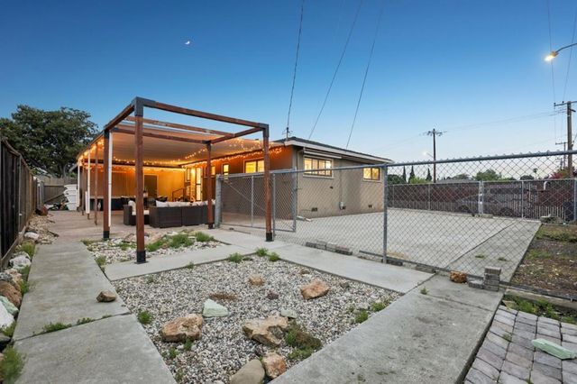 2254 Augusta Place, Santa Clara, CA 95051