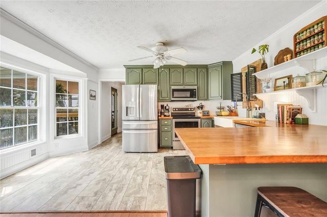 2182 Leguin Mill Road, Locust Grove, GA 30248