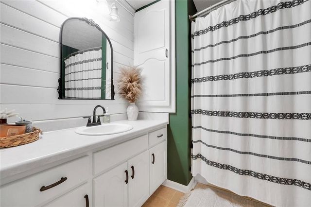 2182 Leguin Mill Road, Locust Grove, GA 30248