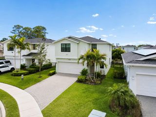 6018 Henderson Way, West Palm Beach, FL 33415