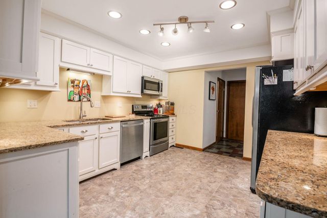 4573 Arlingate Drive W, Columbus, OH 43220