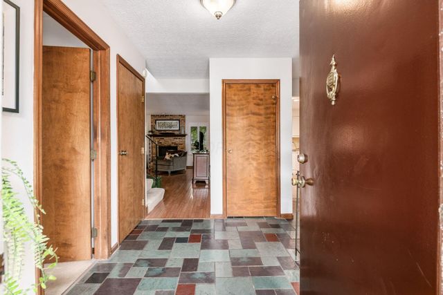 4573 Arlingate Drive W, Columbus, OH 43220