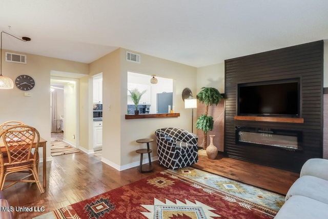 1550 E Second Street, T 121, Pass Christian, MS 39571