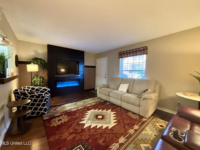 1550 E Second Street, T 121, Pass Christian, MS 39571