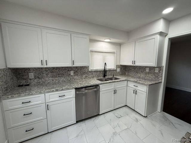 335 S Silvery Lane, Dearborn, MI 48124