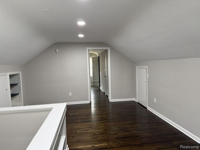 335 S Silvery Lane, Dearborn, MI 48124