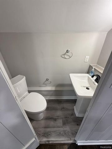 335 S Silvery Lane, Dearborn, MI 48124