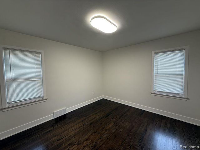 335 S Silvery Lane, Dearborn, MI 48124