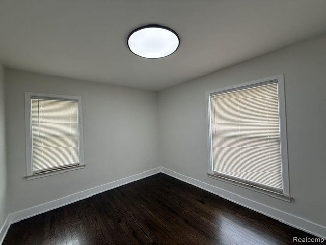 335 S Silvery Lane, Dearborn, MI 48124