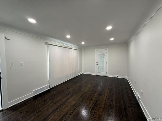 335 S Silvery Lane, Dearborn, MI 48124