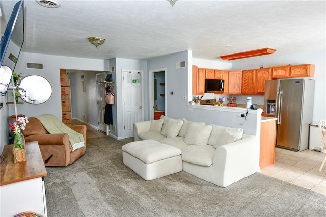 106 Meadowview Drive, Connoquenessing Boro, PA 16053