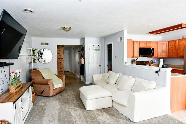 106 Meadowview Drive, Connoquenessing Boro, PA 16053