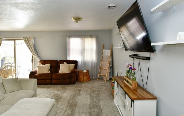 106 Meadowview Drive, Connoquenessing Boro, PA 16053