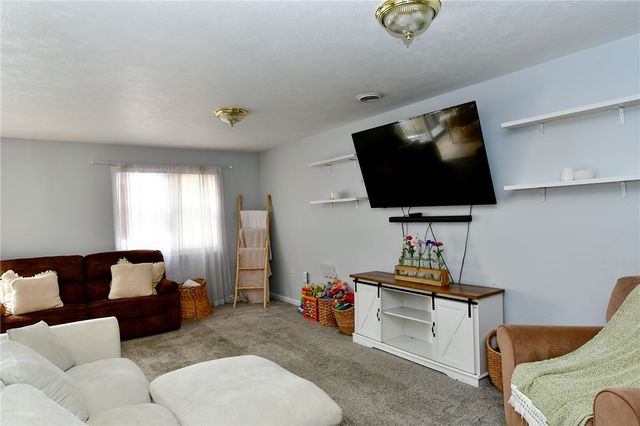 106 Meadowview Drive, Connoquenessing Boro, PA 16053