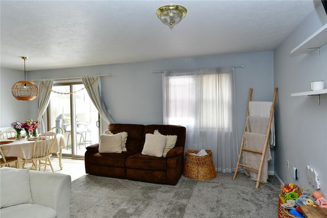 106 Meadowview Drive, Connoquenessing Boro, PA 16053