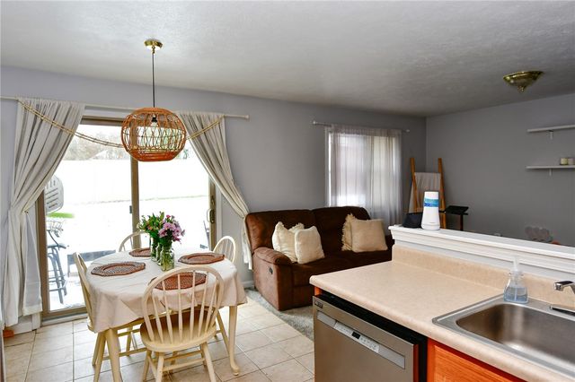 106 Meadowview Drive, Connoquenessing Boro, PA 16053