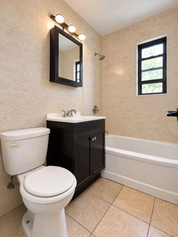 69-12 138th St B, Kew Garden Hills, NY 11367