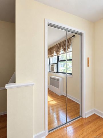 69-12 138th St B, Kew Garden Hills, NY 11367