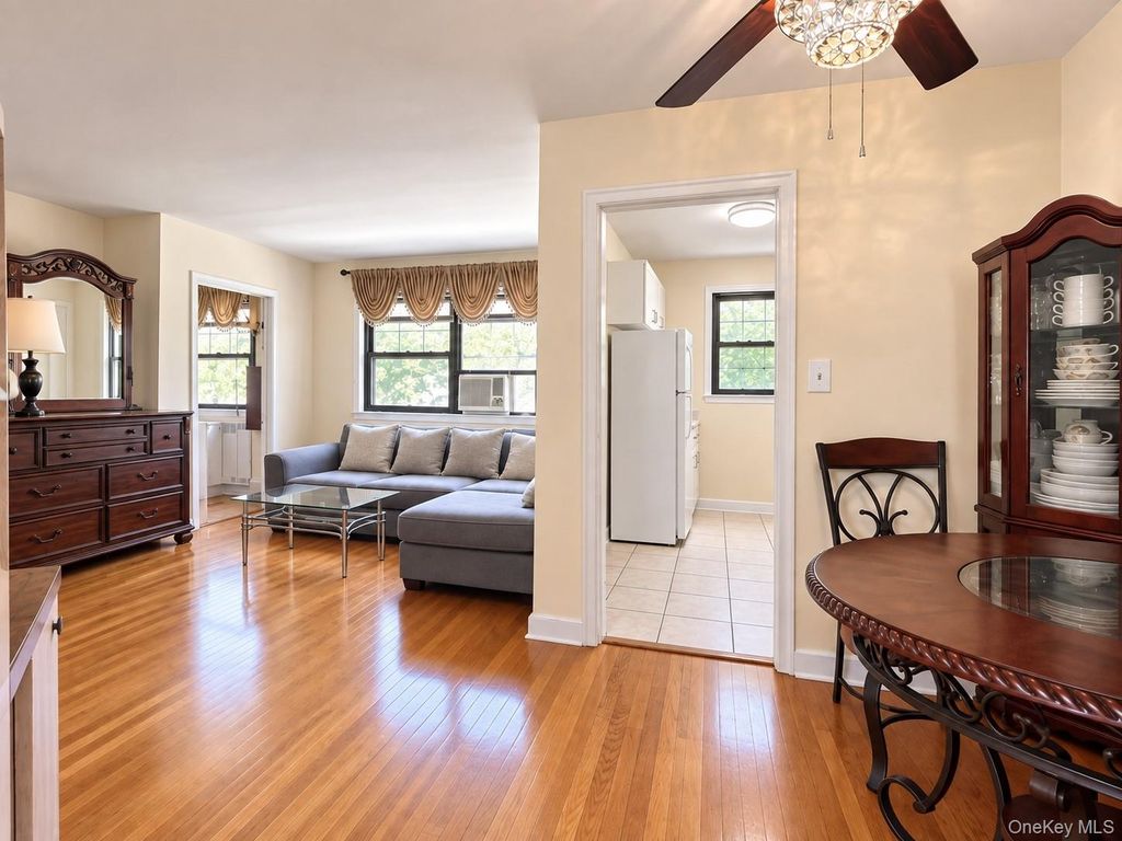 69-12 138th St B, Kew Garden Hills, NY 11367 — photo 5