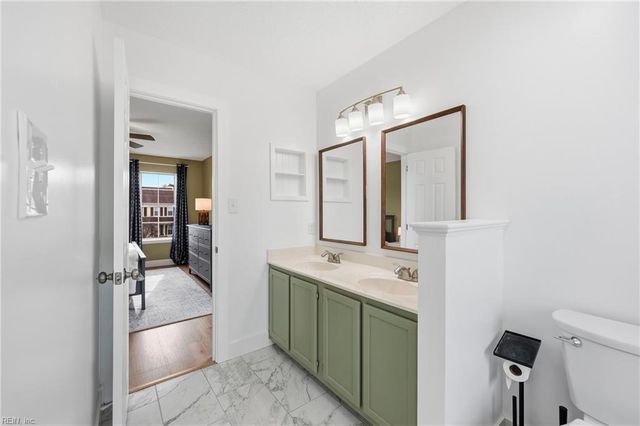 6215 Calvert CT, Suffolk, VA 23435