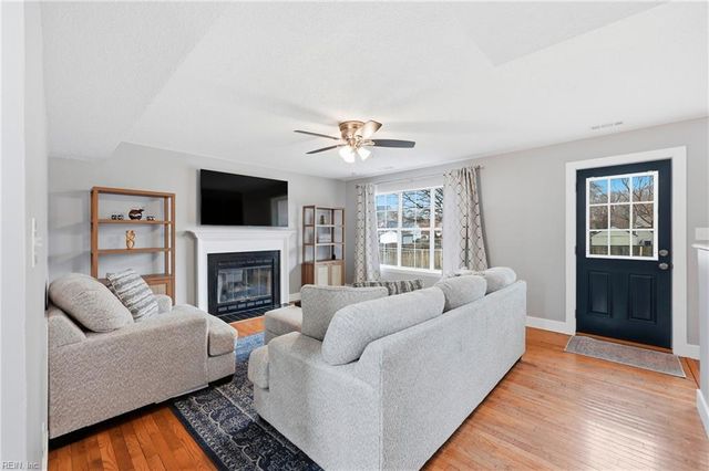 6215 Calvert CT, Suffolk, VA 23435