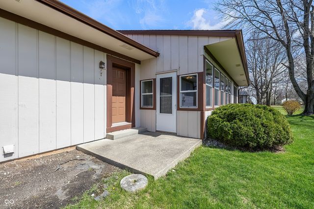 8431 Christiana Lane, Indianapolis, IN 46256