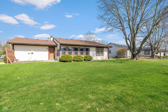 8431 Christiana Lane, Indianapolis, IN 46256