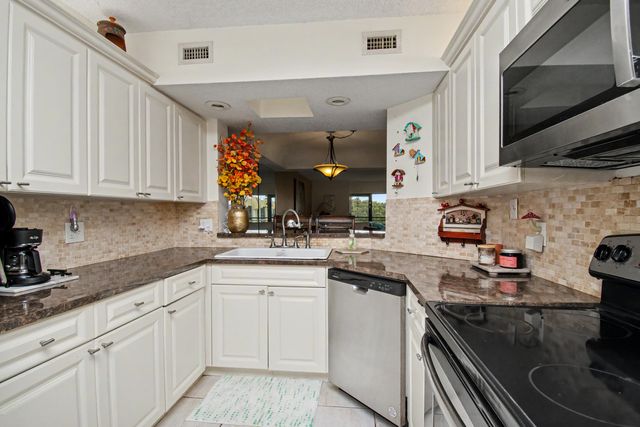 23370 N Carolwood Lane N 409, Boca Raton, FL 33428