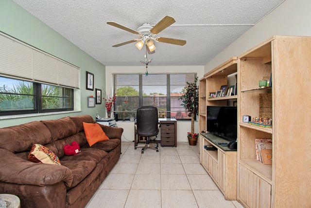 23370 N Carolwood Lane N 409, Boca Raton, FL 33428