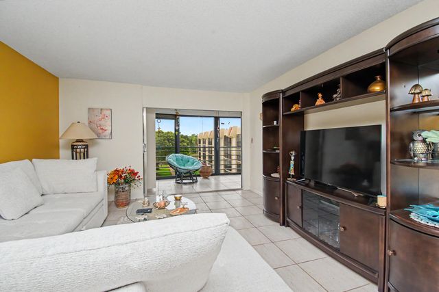 23370 N Carolwood Lane N 409, Boca Raton, FL 33428