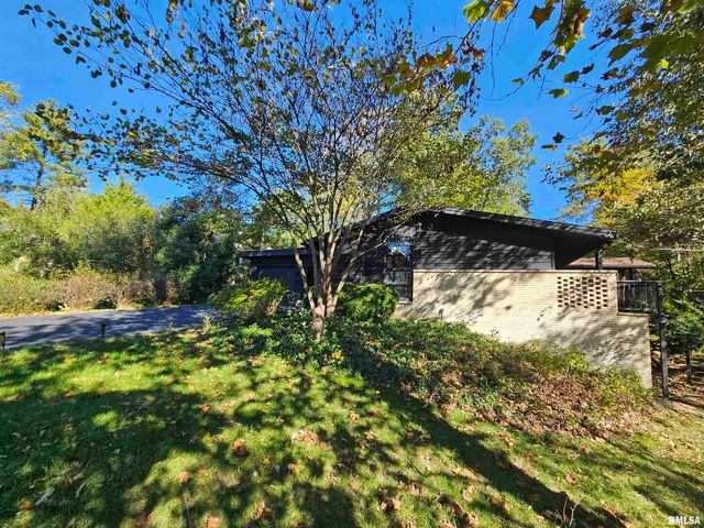 46 HILLCREST Drive, Carbondale, IL 62901