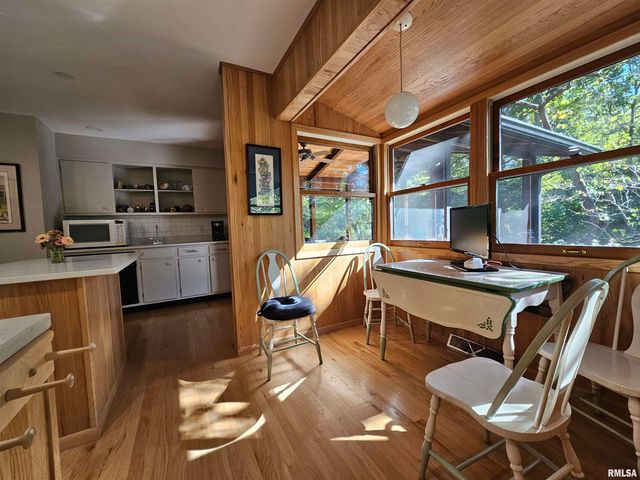 46 HILLCREST Drive, Carbondale, IL 62901