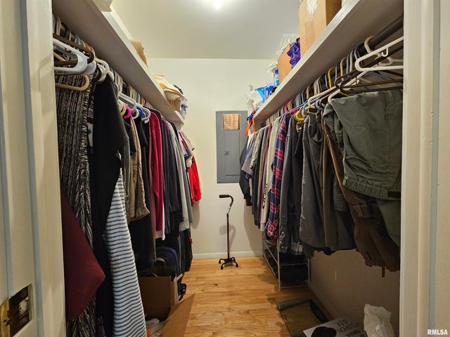 46 HILLCREST Drive, Carbondale, IL 62901