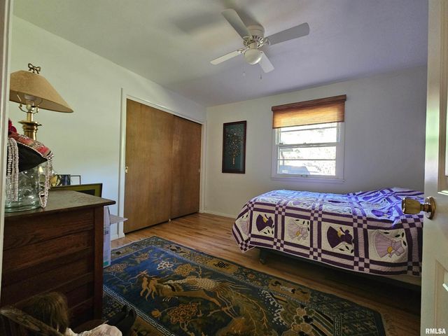 46 HILLCREST Drive, Carbondale, IL 62901