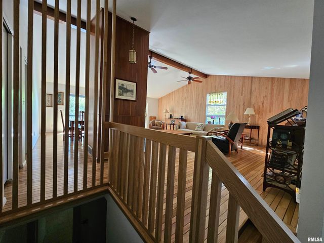 46 HILLCREST Drive, Carbondale, IL 62901