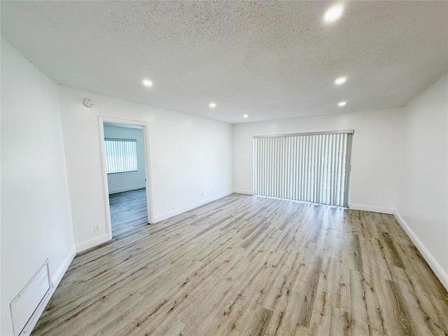 2710 Riverside Drive 201-A, Coral Springs, FL 33065