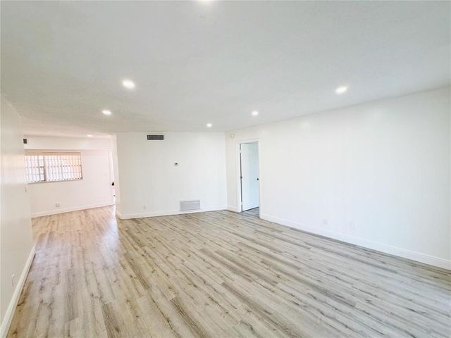 2710 Riverside Drive 201-A, Coral Springs, FL 33065