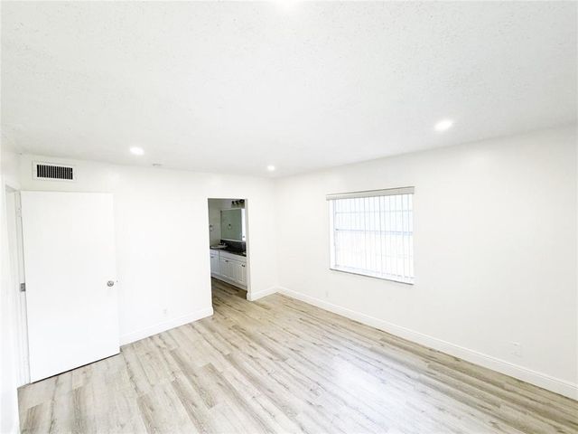 2710 Riverside Drive 201-A, Coral Springs, FL 33065
